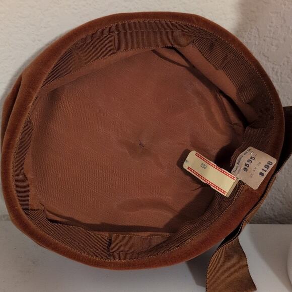 Elegant Vintage Brown/Rust Velour Beret with Black Pom Pom NWT - Picture 8 of 8